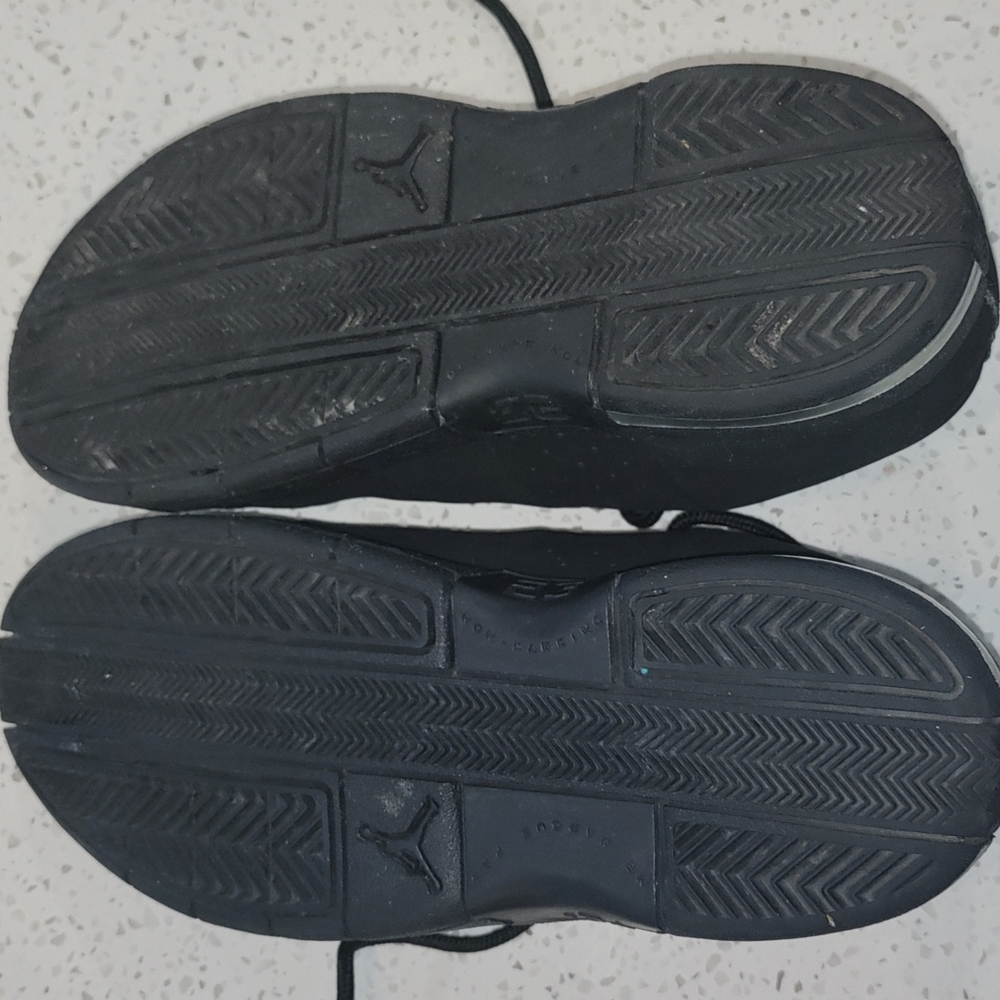 Jordan TE 2 Low BP - Boys Size 3Y - Picture 5 of 5